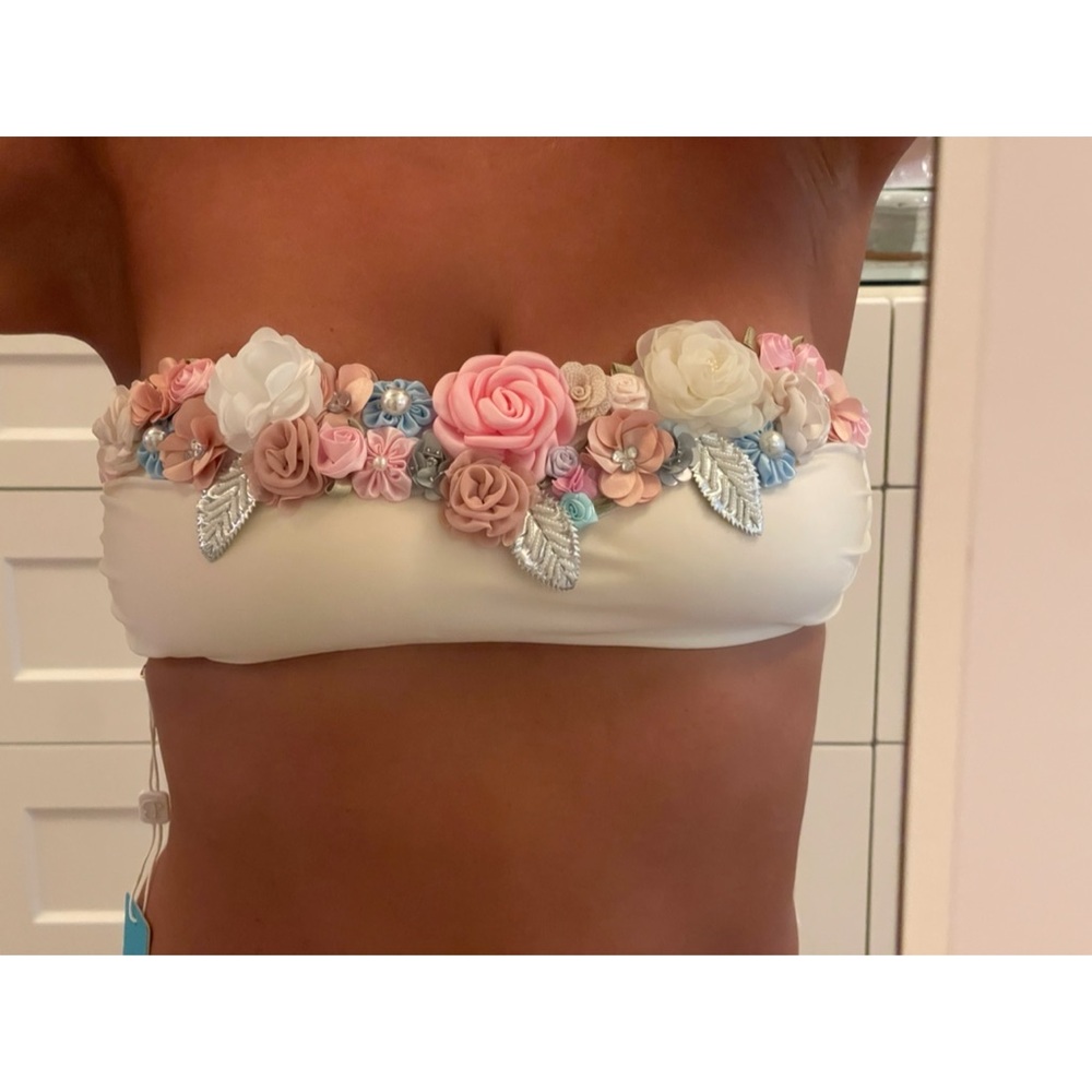 Not for sale;I love this and I highly recommend it; It’s called Secret Garden;) - Picture 9 of 11